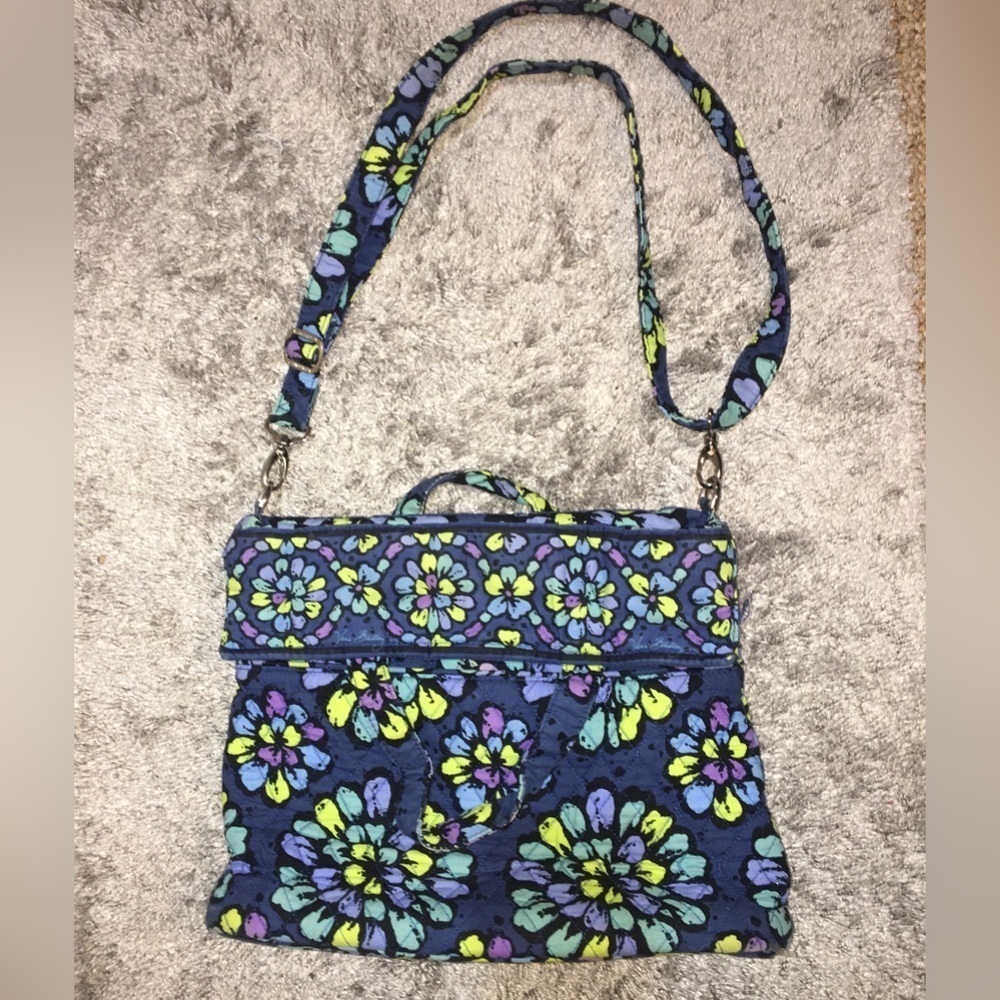 Vera Bradley Indigo Pop Retired Pattern Quilted Purse